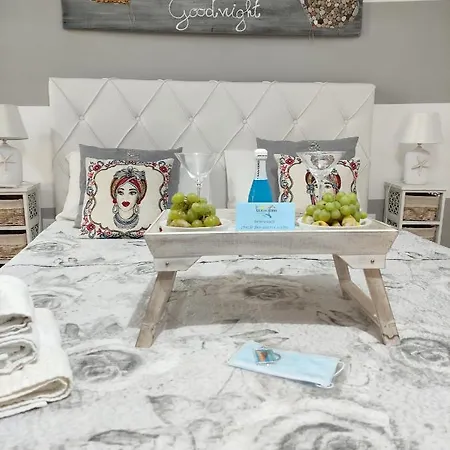 Sicilia Bedda House * 체팔루